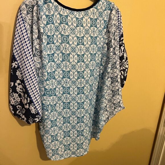 Lovestitch medium blouse - Picture 6 of 6